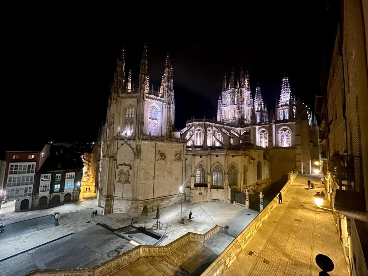 Atuaire Home Balcon Con Vistas A La Catedral De Burgo מראה חיצוני תמונה