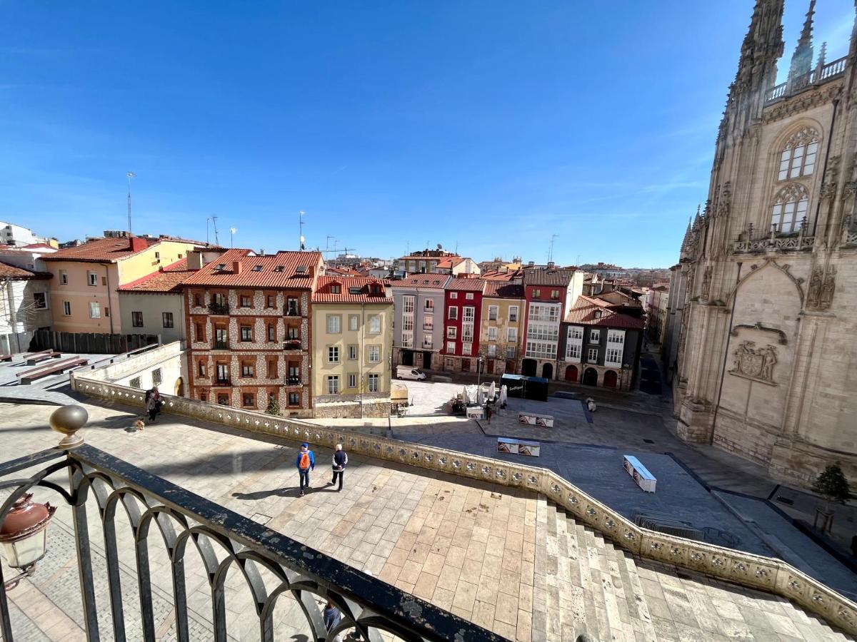 Atuaire Home Balcon Con Vistas A La Catedral De Burgo מראה חיצוני תמונה