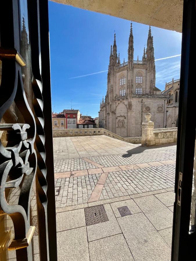 Atuaire Home Balcon Con Vistas A La Catedral De Burgo מראה חיצוני תמונה