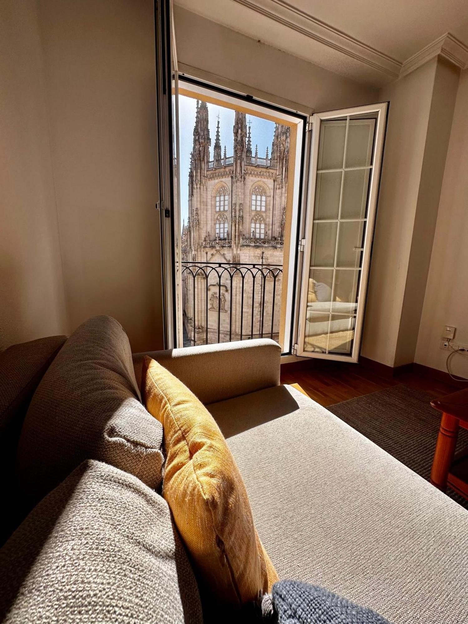 Atuaire Home Balcon Con Vistas A La Catedral De Burgo מראה חיצוני תמונה